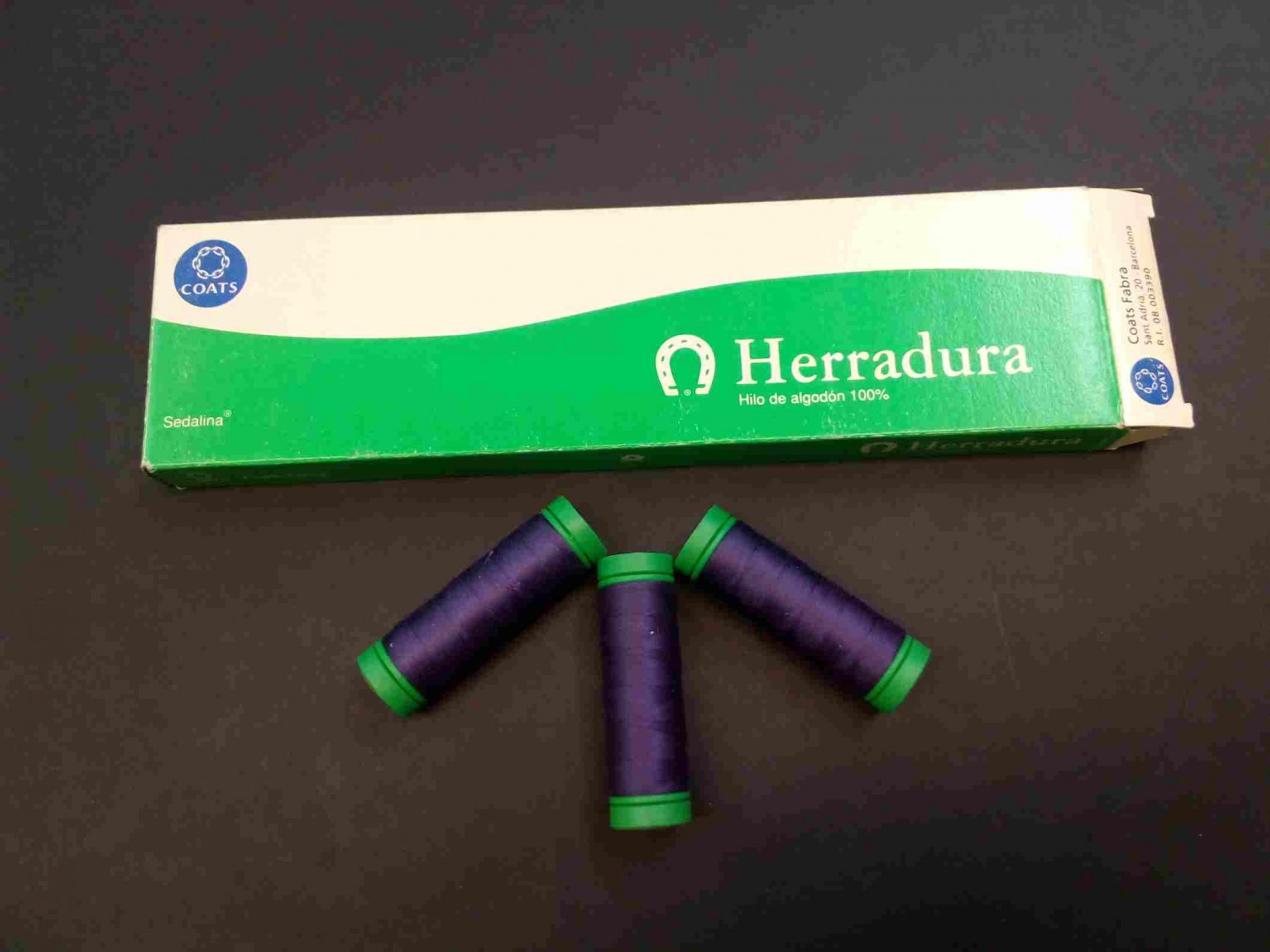 CARRETES DE HILO HERRADURA COLOR MORADO Nº50